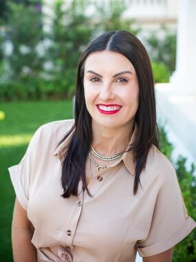 Meet your Posher, Victoria